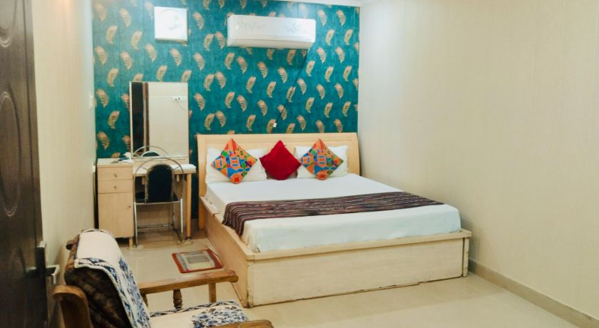 Sainik Guest House in Lucknow