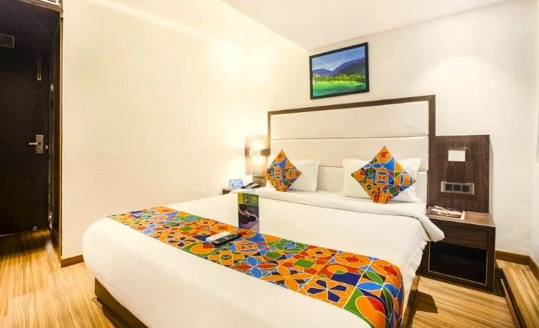 Hotel The Pacific in Mumbai