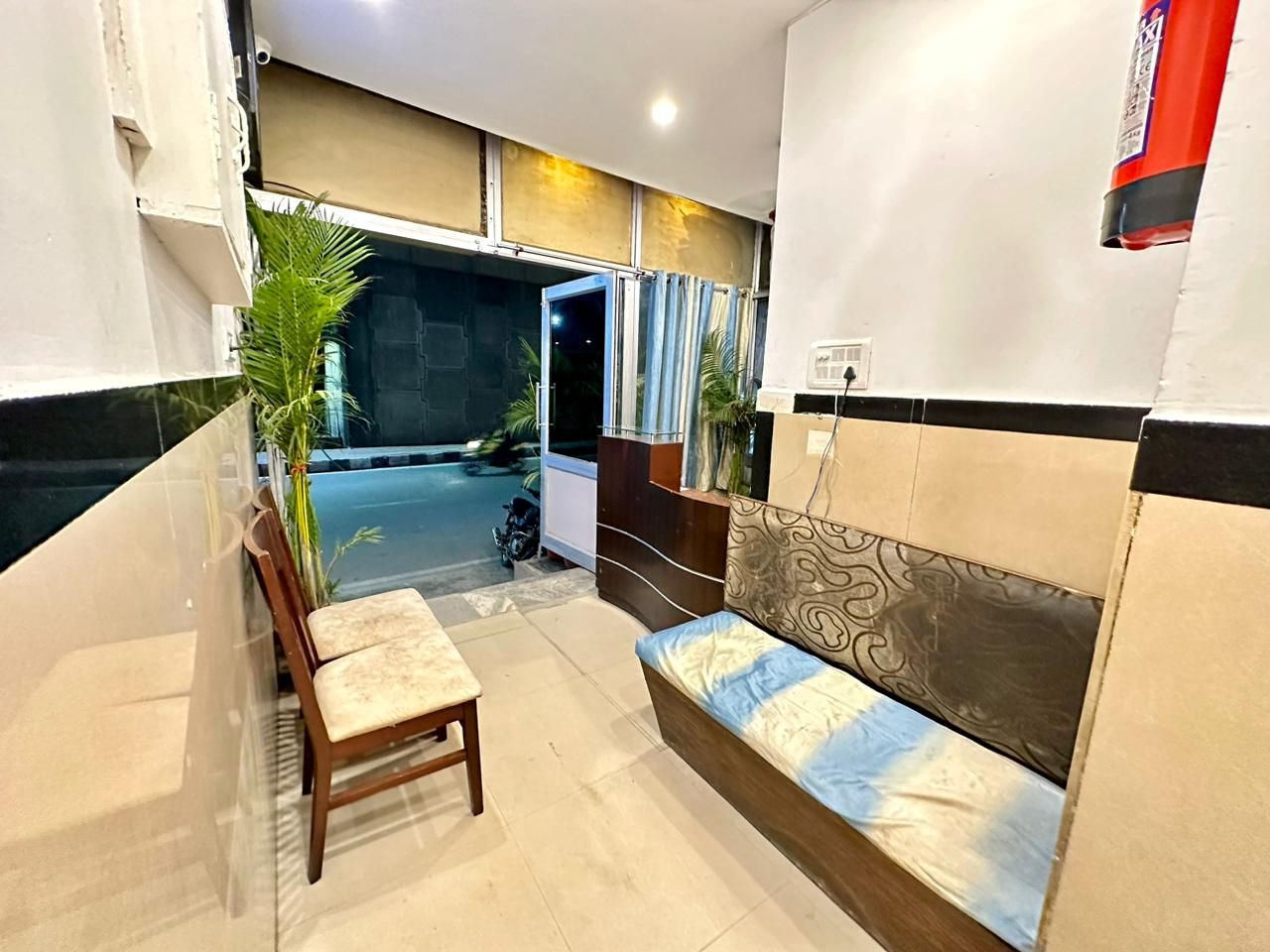 Hotel Delhi Airport in Delhi