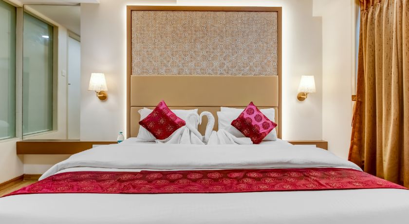 Hotel Grand Mookambika in Navi Mumbai