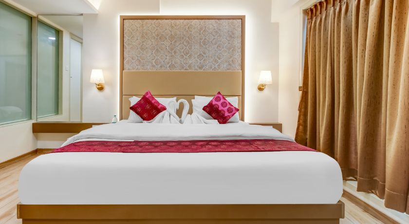 Hotel Grand Mookambika in Navi Mumbai