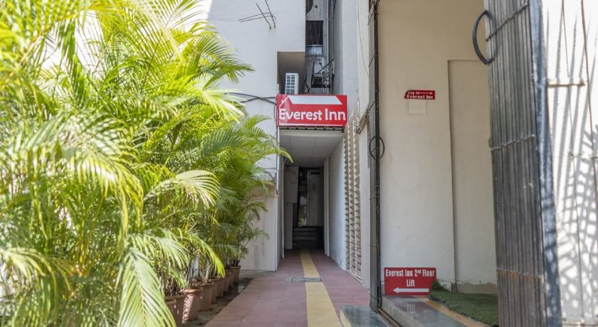 Hotel Everest Inn in Pune