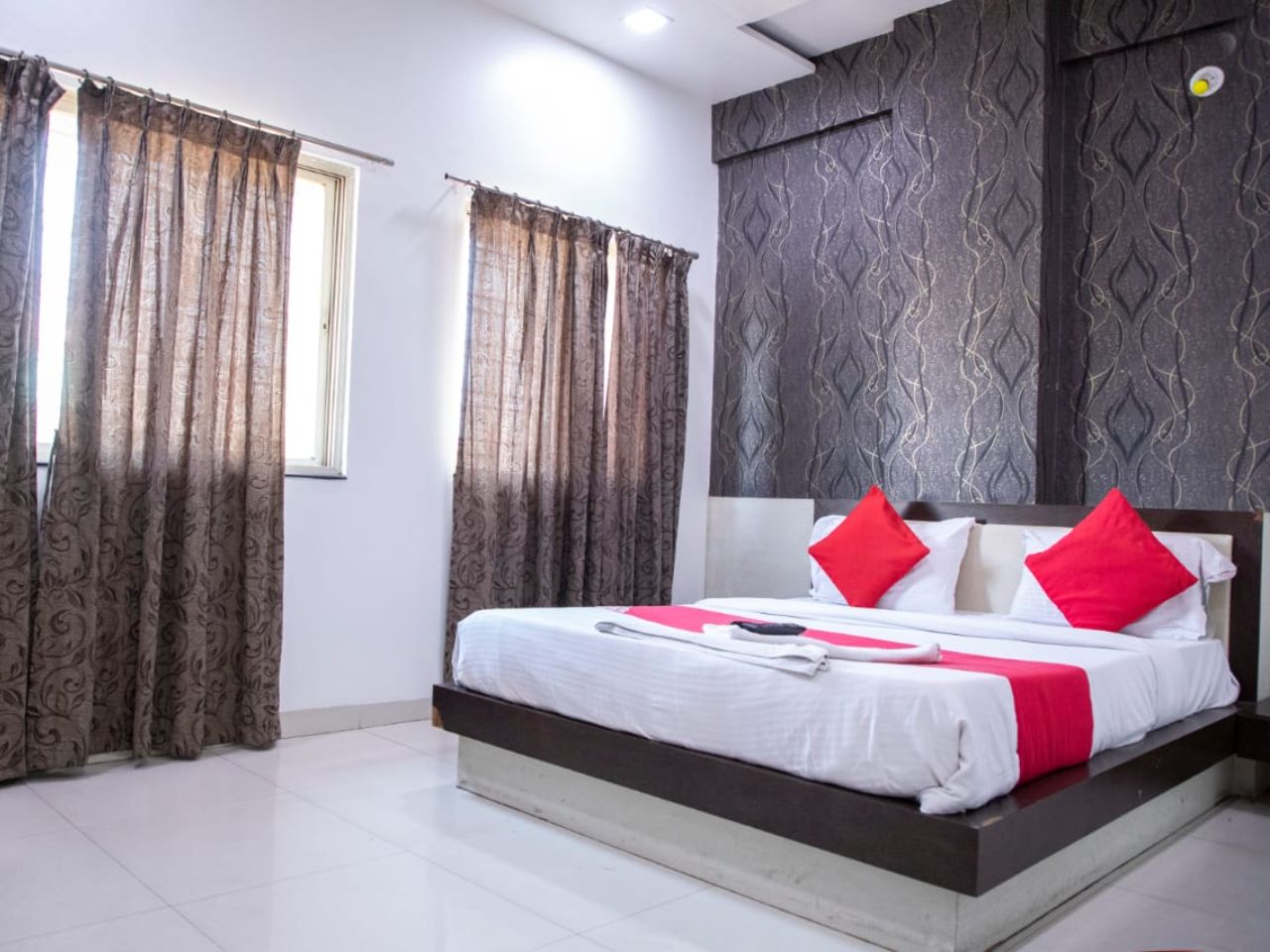 Hotel Everest Inn in Pune