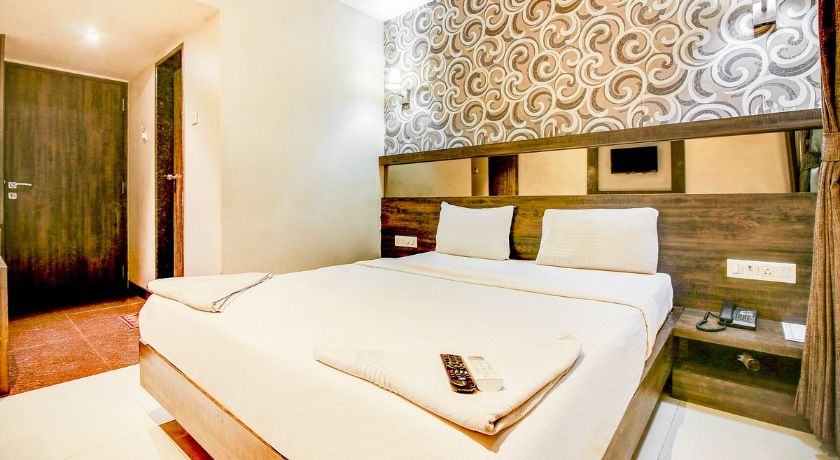 Hotel Lotus Residency in Mumbai