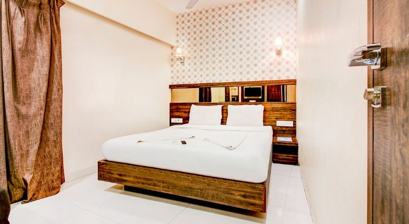 Hotel Lotus Residency in Mumbai