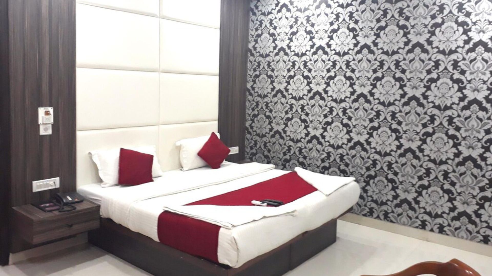 Karat 87 Hotel in Delhi