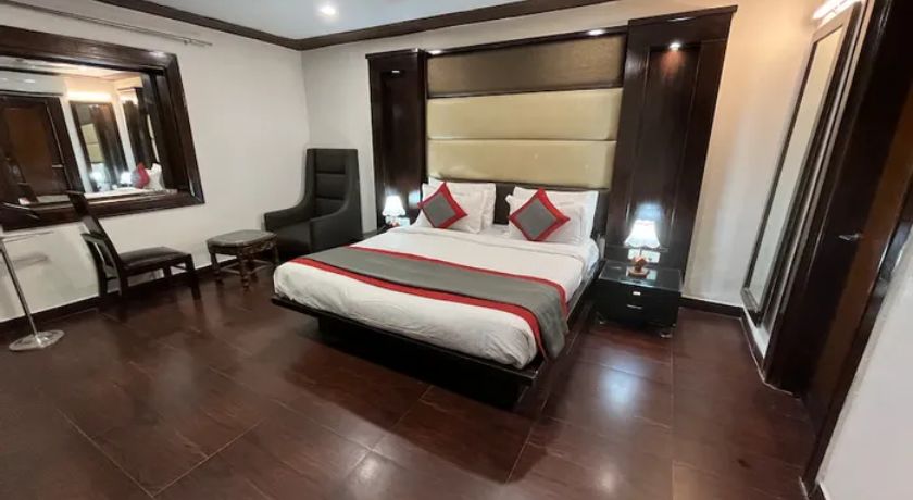 Hotel Sandberry By Qotel in Delhi