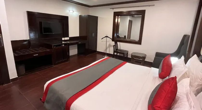Hotel Sandberry By Qotel in Delhi