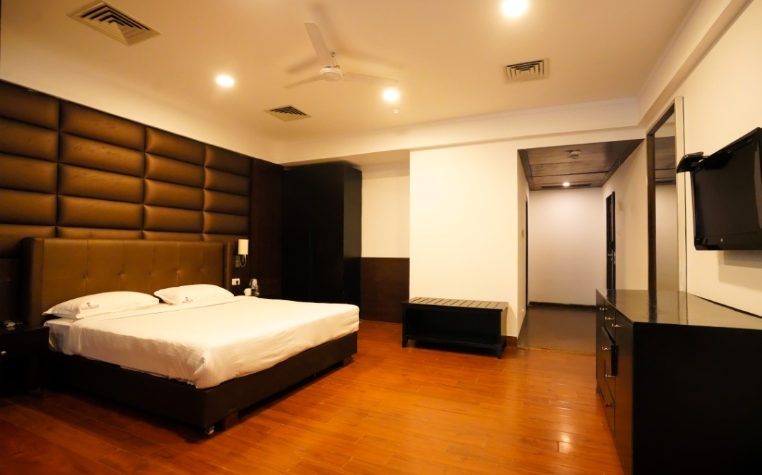 Hotel Grand Himayat in Hyderabad