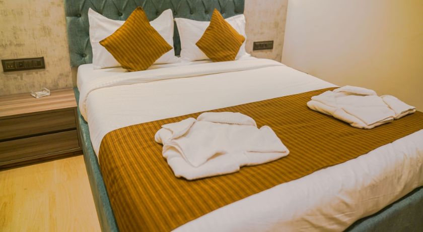 Hotel Lime Wood in Mumbai