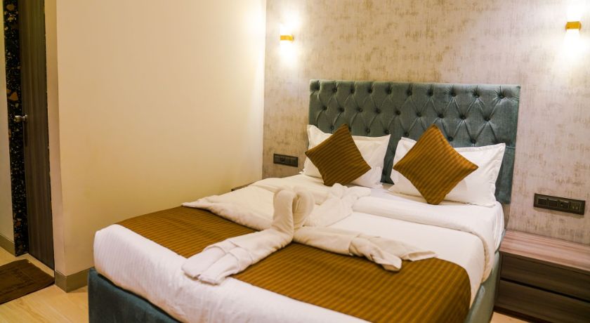 Hotel Lime Wood in Mumbai