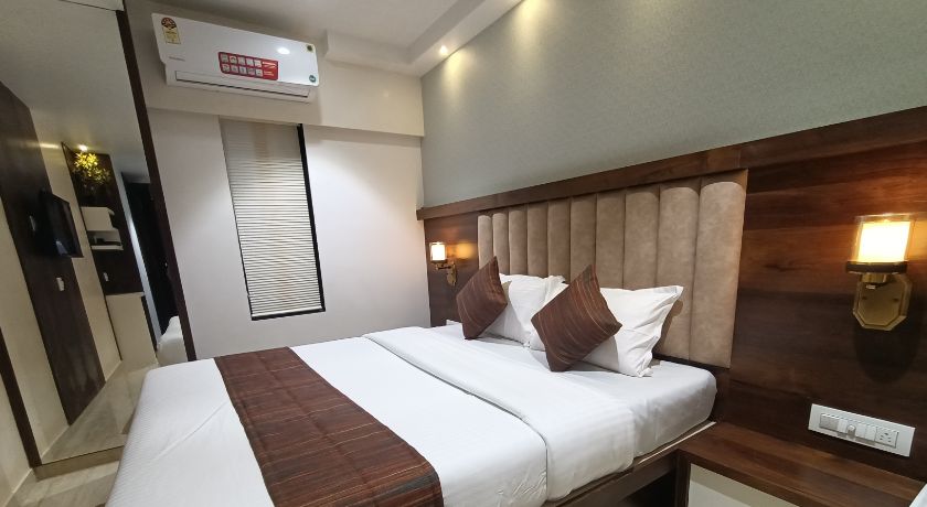Hotel Saffron Inn in Thane