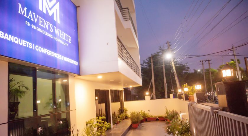 Hotel Mavens White in Gurgaon
