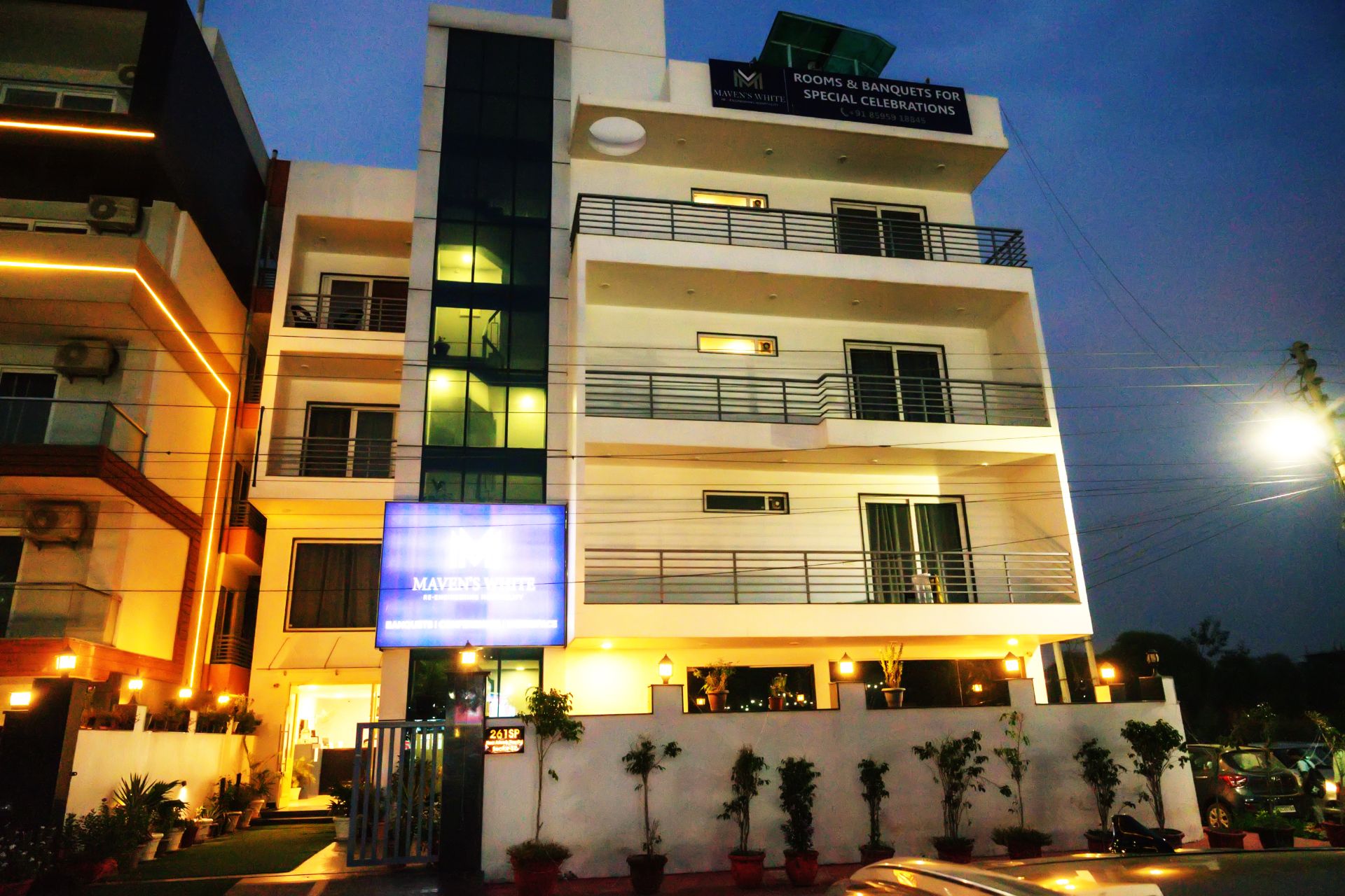 Hotel Mavens White in Gurgaon