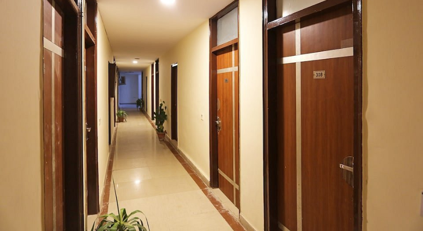 Hotel Mohan Regency in Noida
