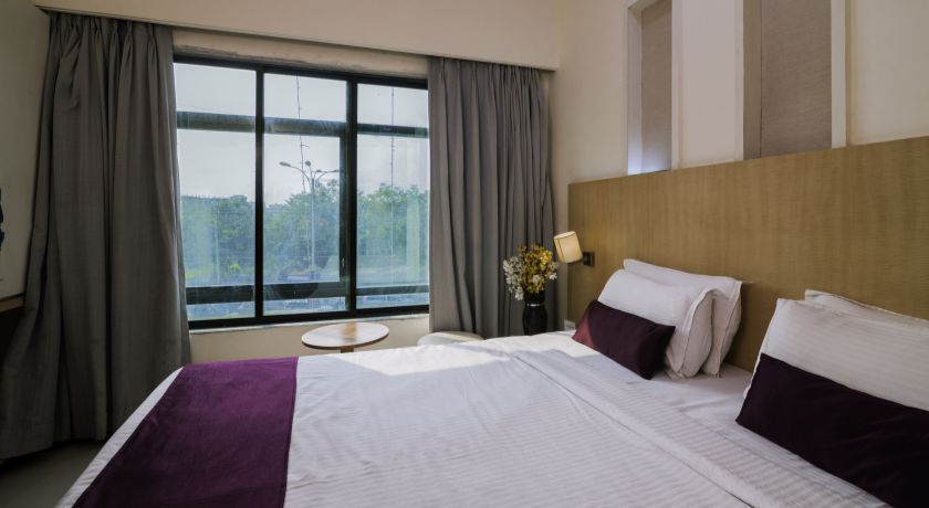 Hotel Monarch Guestline in Navi Mumbai