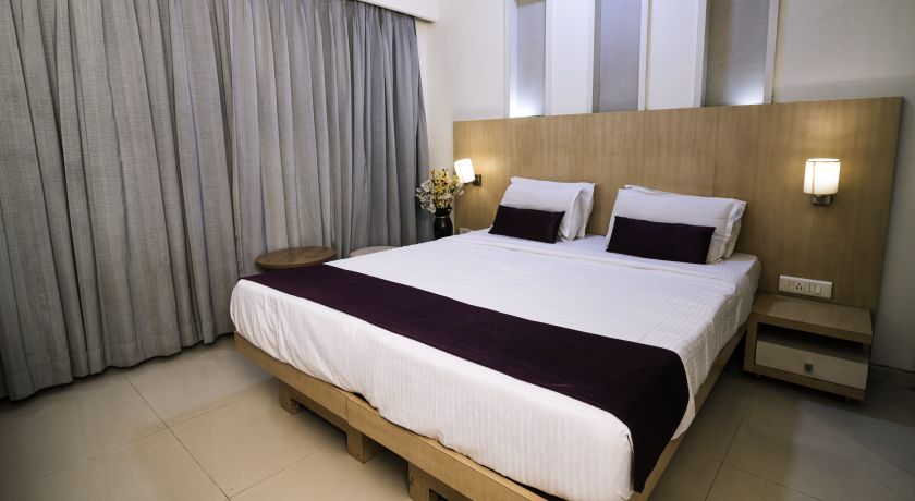 Hotel Monarch Guestline in Navi Mumbai