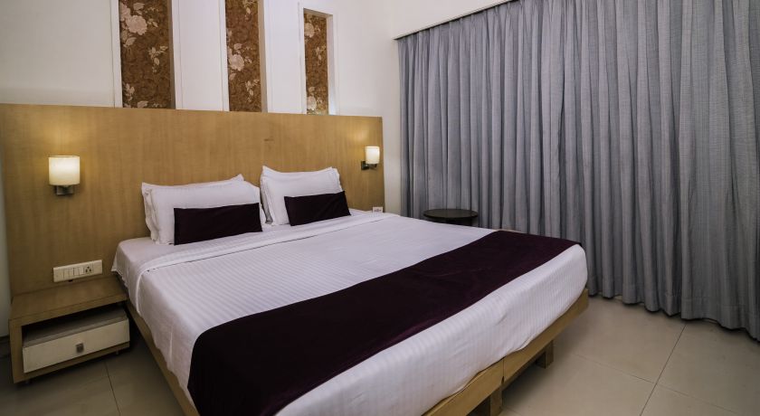 Hotel Monarch Guestline in Navi Mumbai