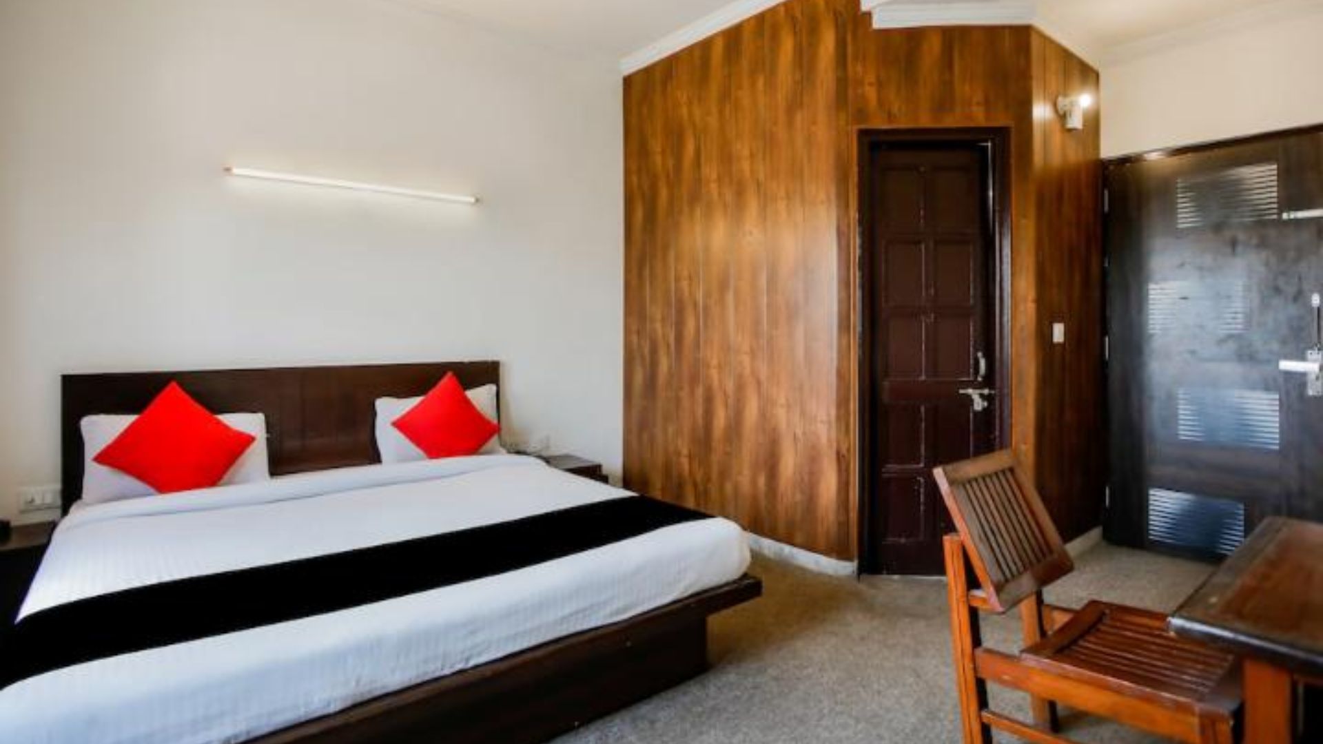 Hotel Devi Palace in Gurgaon