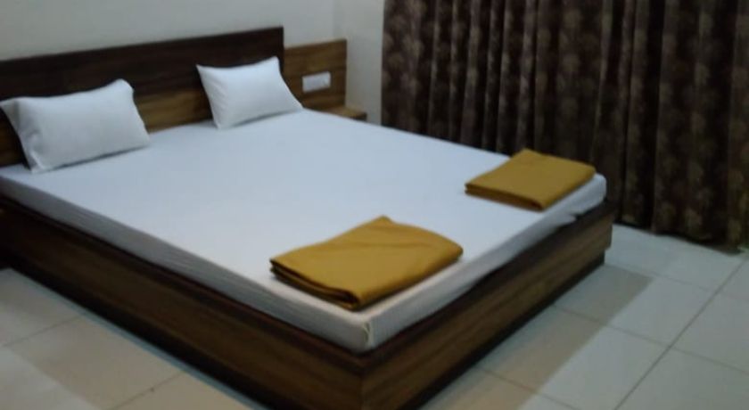 Hotel Lakhdatar Inn in Shegaon