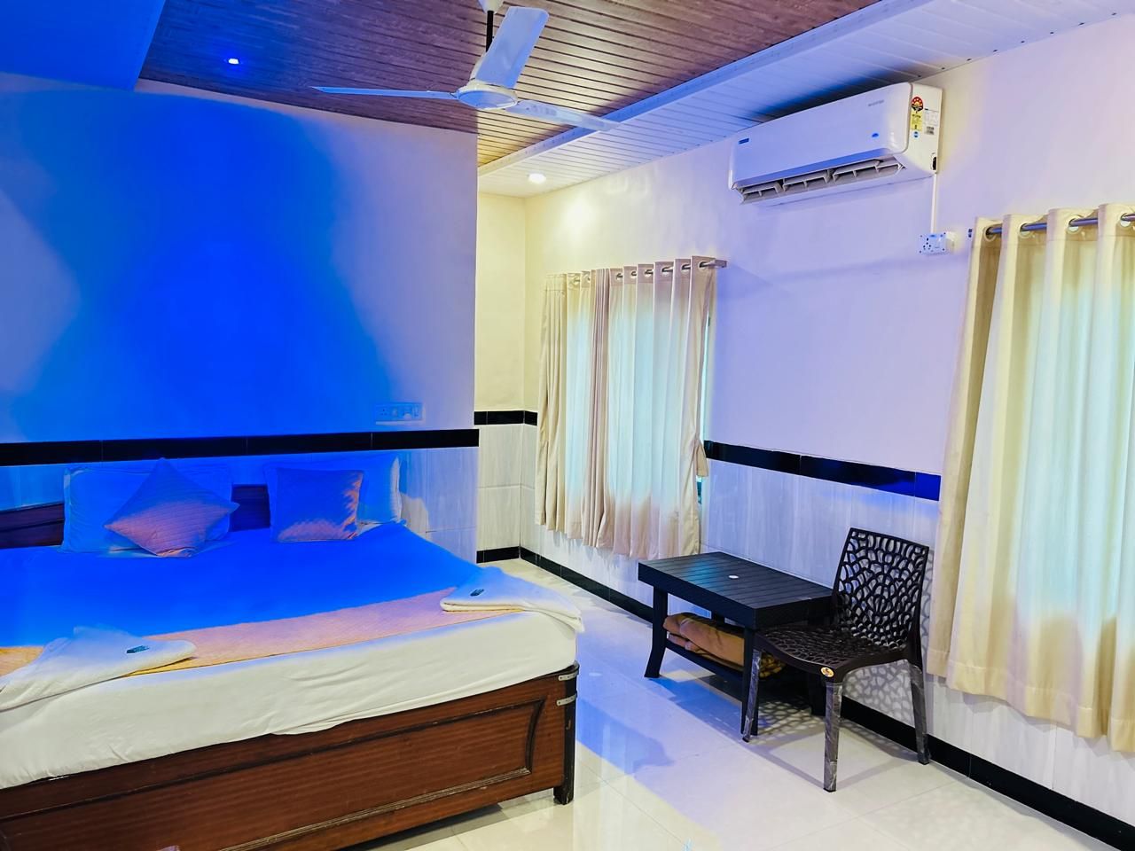 Taj Lodging and Boarding in Navi Mumbai