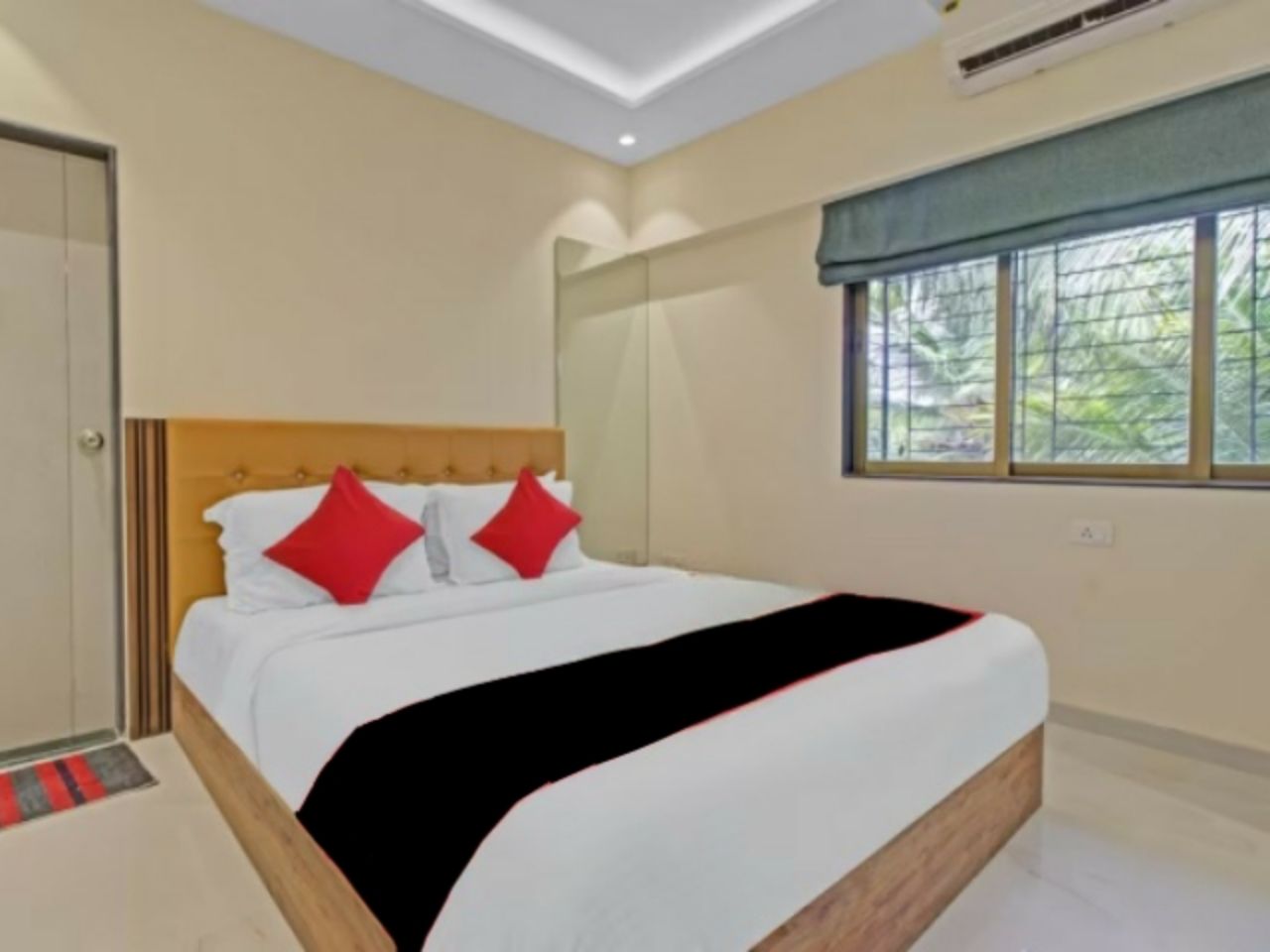 Hotel Sunrise Juhu in Mumbai