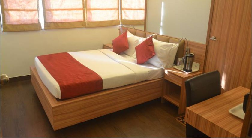 Hotel Plaza in Mumbai