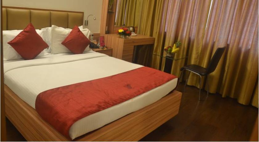 Hotel Plaza in Mumbai