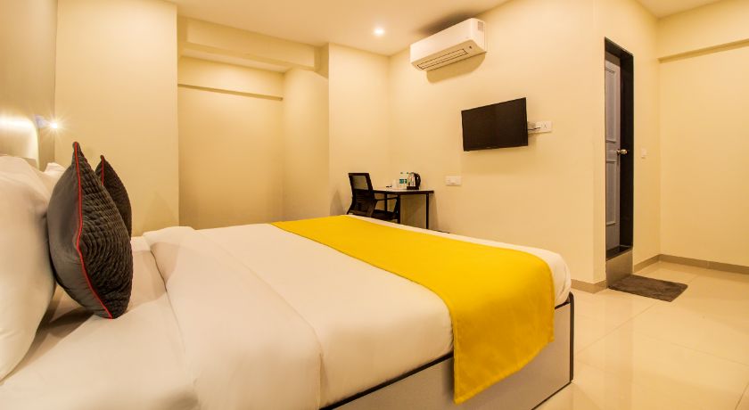 Housemate Hotel in Pune