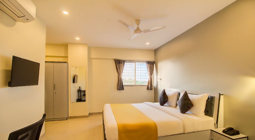 Housemate Hotel in Pune