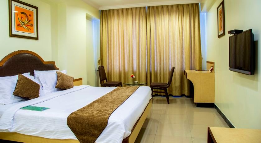 Hotel Tip Top Plaza in Mumbai