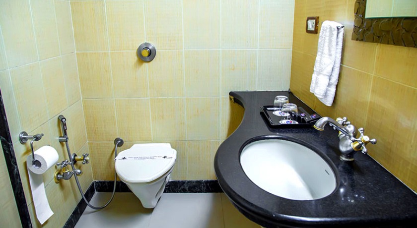 Hotel Tip Top Plaza in Mumbai