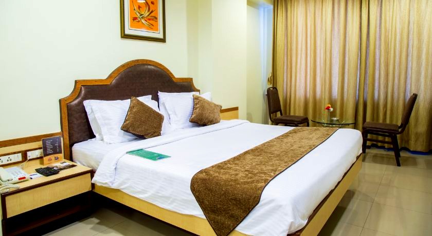 Hotel Tip Top Plaza in Mumbai