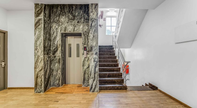 Rohaan Inns - Upar Hotel in Chennai