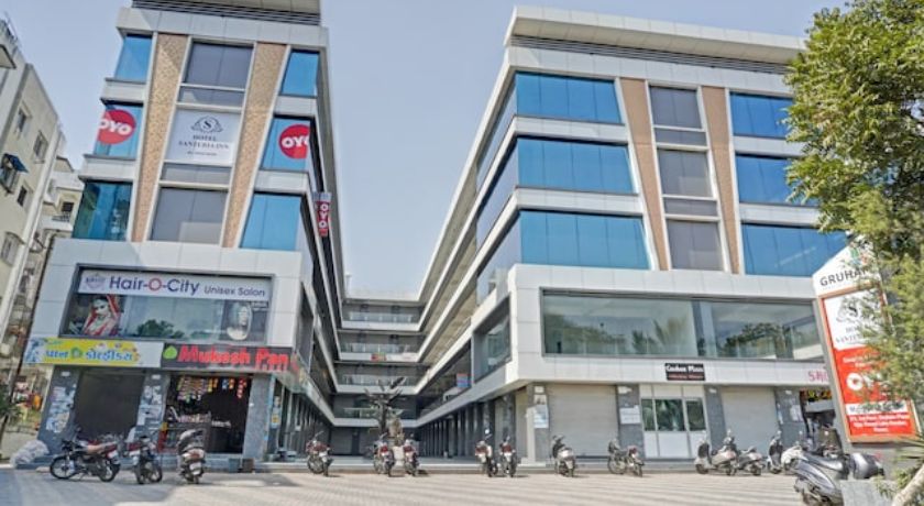 Hotel Santeria Inn in Surat