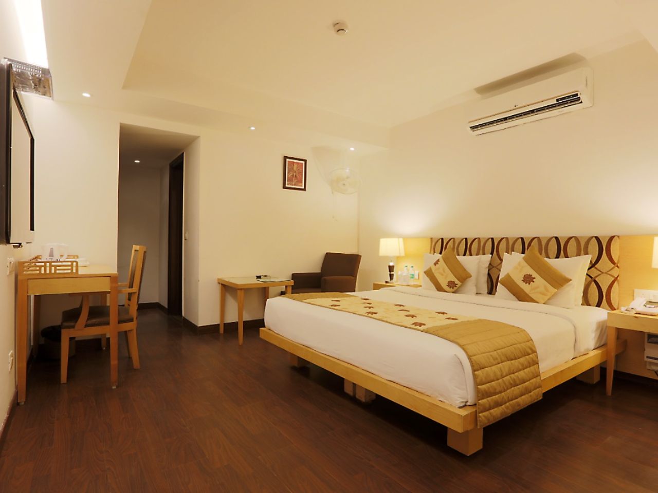 Hotel Arch Plaza in Delhi