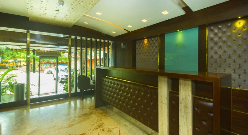 Hotel Le Grande in Mumbai