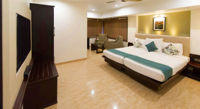 Hotel Le Grande in Mumbai