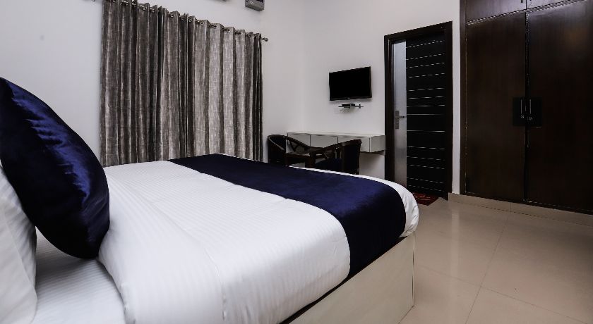 Hotel Vizima Blu in Noida