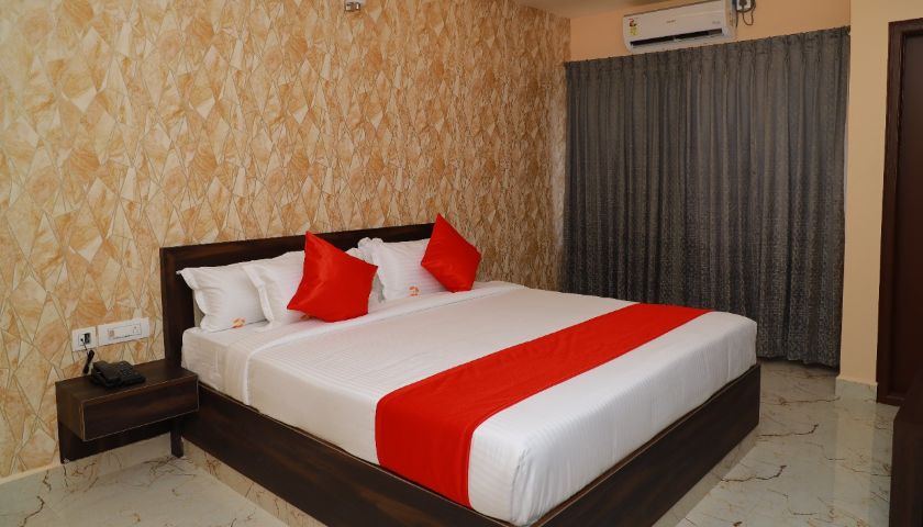 Hotel Golden Cherry in Bangalore