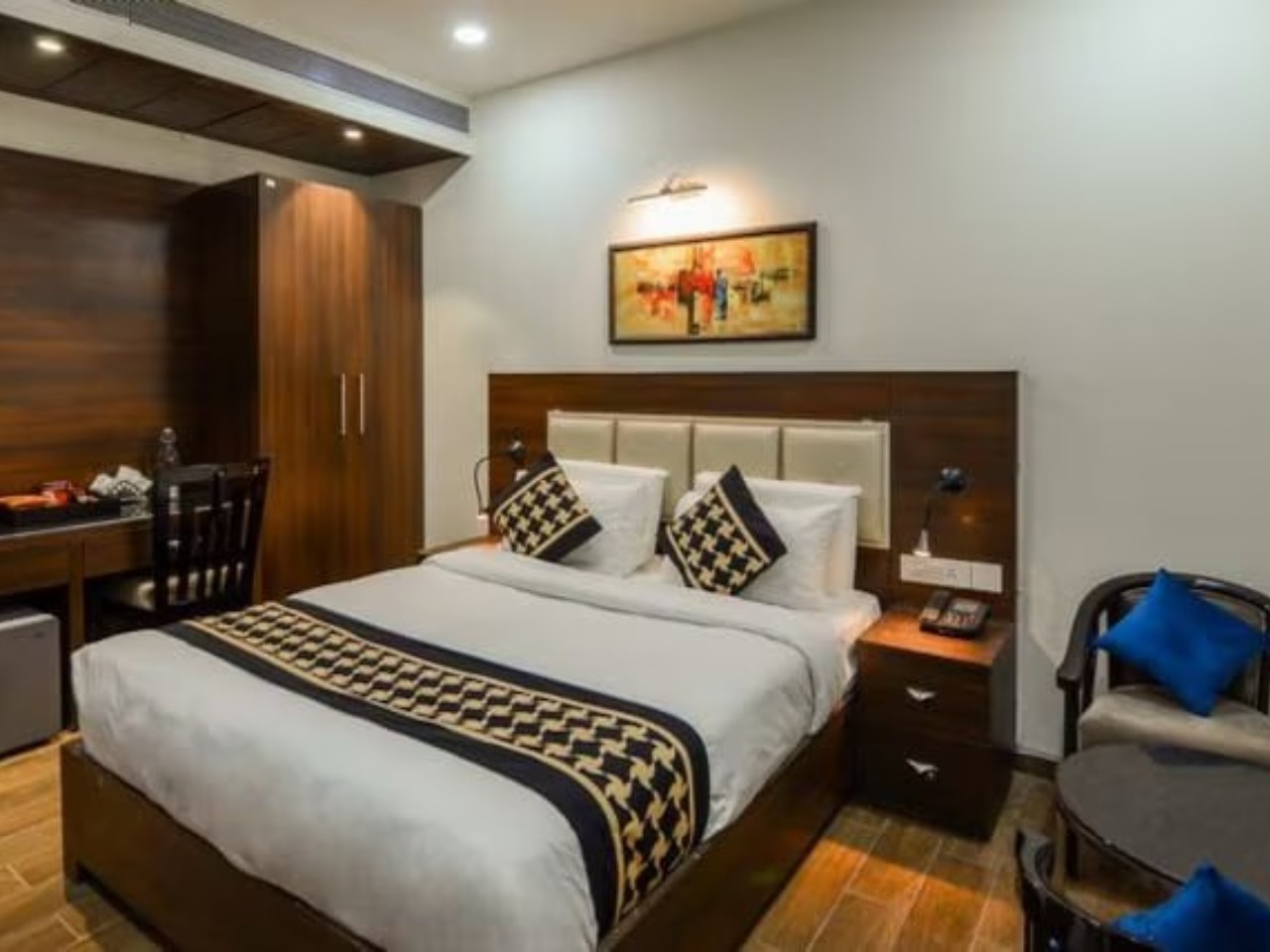 Hotel JB Sky Hilton Inn in Lucknow