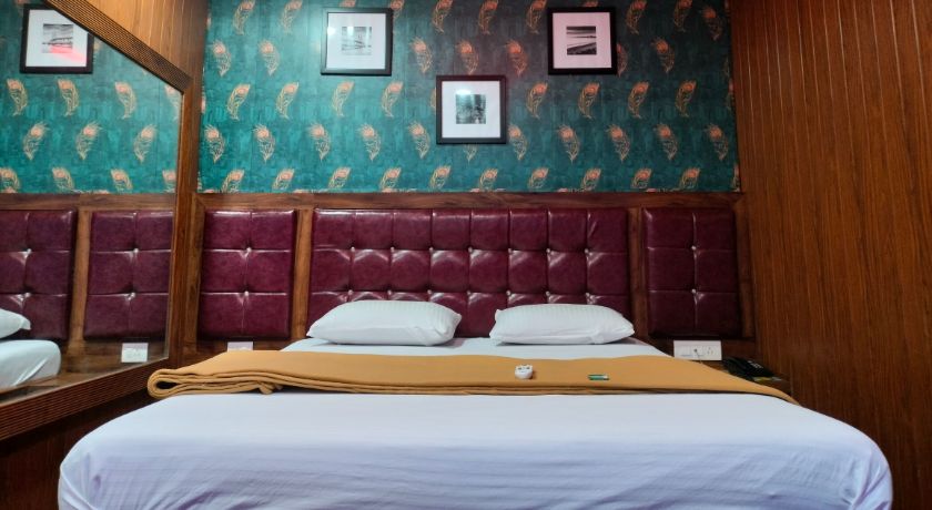 Sunrise Lodging in Mumbai