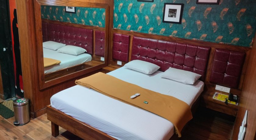 Sunrise Lodging in Mumbai