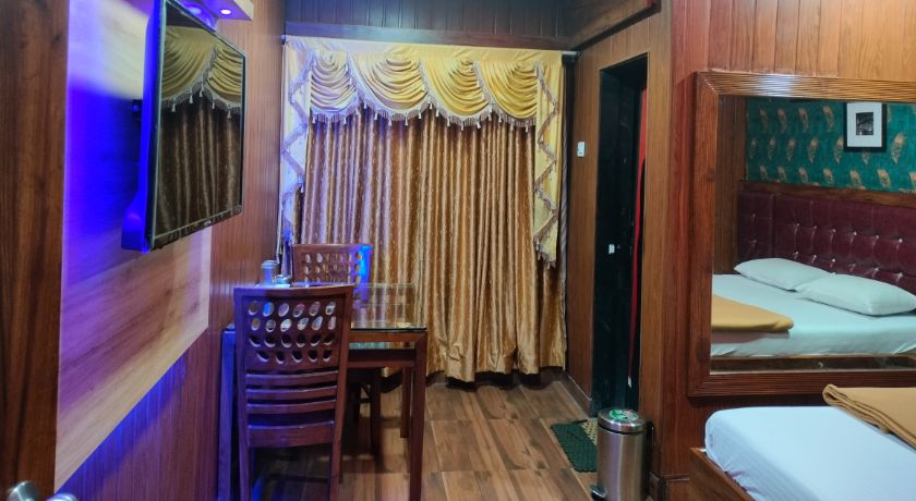 Sunrise Lodging in Mumbai