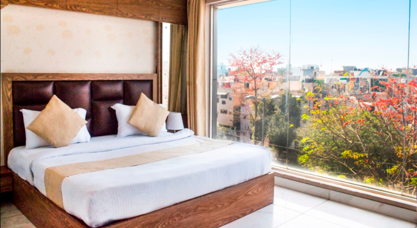 AP HOLIDAYS in Delhi