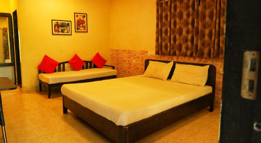 Midway Park Resort in Shahapur