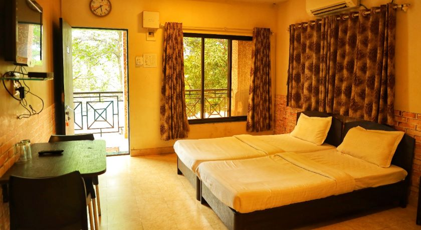 Midway Park Resort in Shahapur