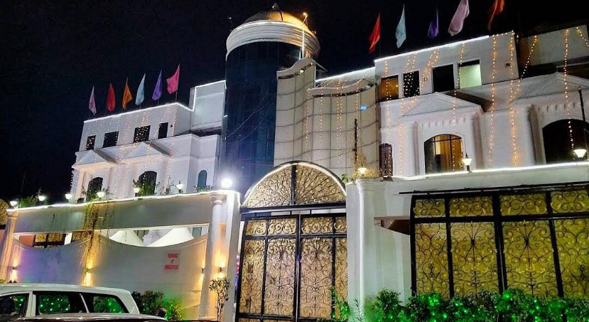Hotel Mandakini Royale in Kanpur