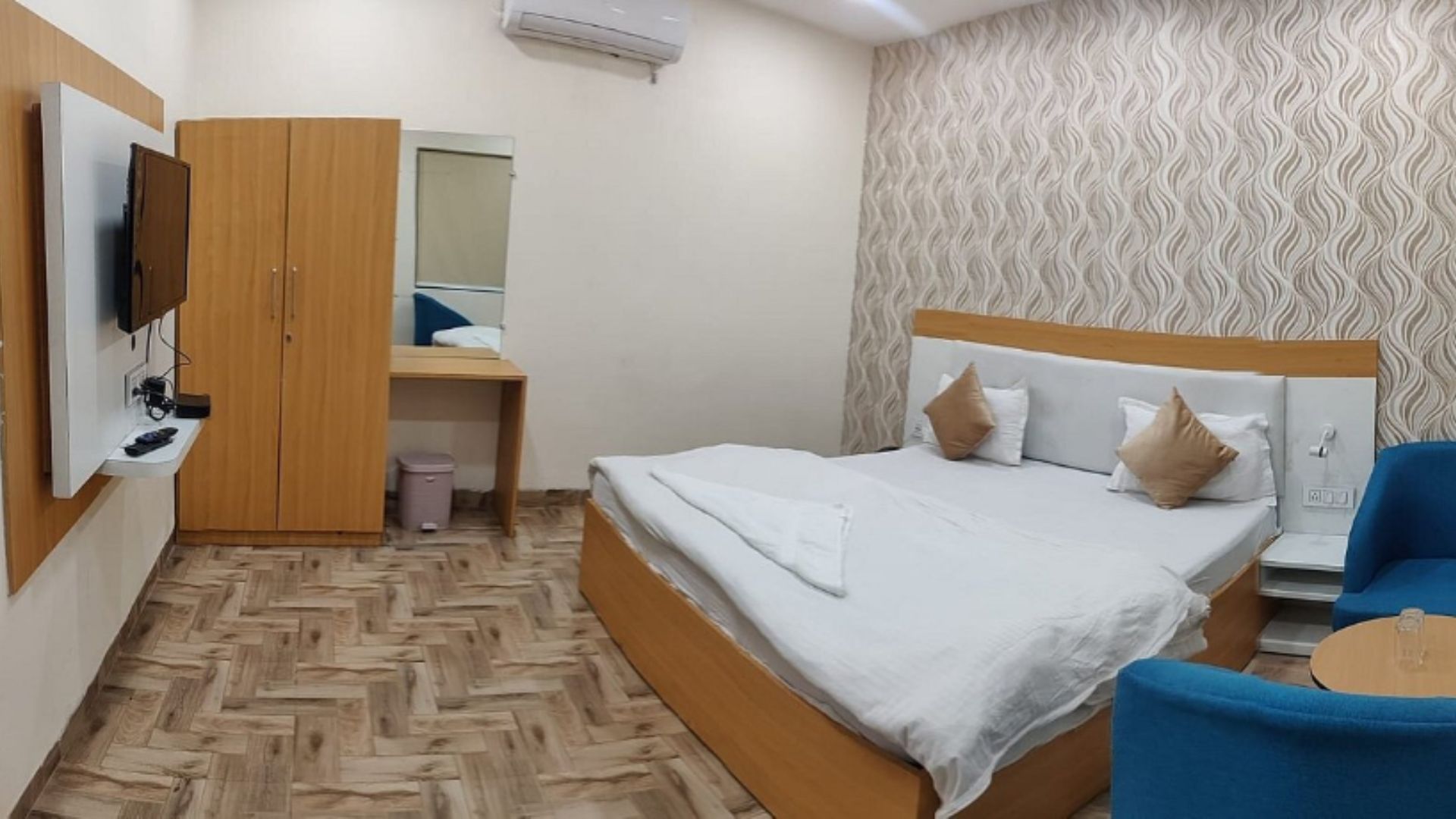 Hotel Mandakini Royale in Kanpur