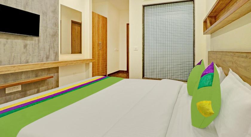  Hotel Delmont in Zirakpur